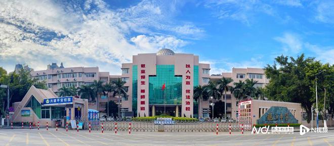 住20人区教育局曾称将改善住宿环境long8登录佛山顺德区一中学宿舍(图5)